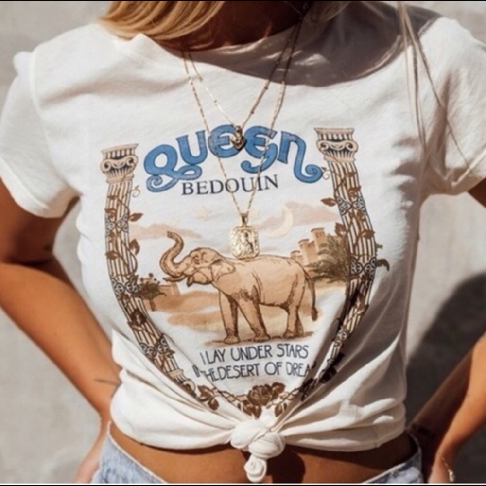 Spell and the gypsy Queen Bedouin tee